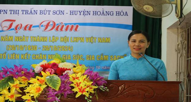 Ảnh có chứa văn bản, trang phục, Mặt người, người

Mô tả được tạo tự động