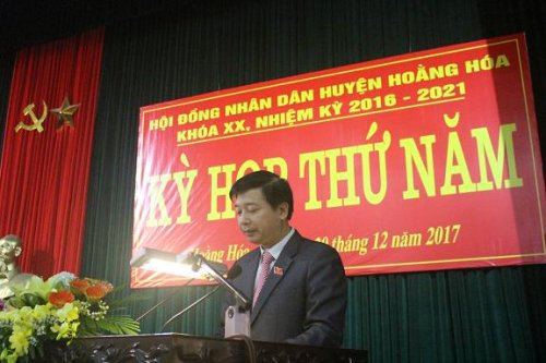 Đc Lê Xuân Thu PBT TT HU- CT HĐND huyện phát biểu khai mạc.JPG