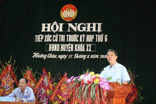 Ông Lê Đức Giang - PBT - Chủ tịch UBND huyện - Trưởng đoàn tiếp thu và giải trình tại hội nghị.JPG
