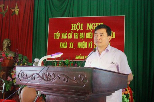 Đồng chí Nguyễn Đình Tuy - Phó Chủ tịch UBND huyện tiếp thu ý kiến cử tri.jpg