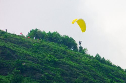 24. Ngọn núi Linh Trường được đánh giá là điểm bay đẹp nhất miền Bắc.JPG