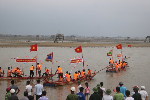 7. Hội thi đua bè.JPG