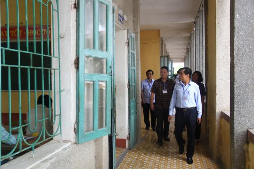 PCT UBND tỉnh Phạm Đăng Quyền kiểm tra tại điểm thi THPT Lương Đắc Bằng.JPG