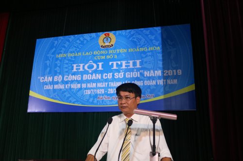2. Đồng chí Trương Văn Oanh - Chủ tịch công đoàn thị trấn Bút Sơn - Trưởng cụm số 3 khai mạc buổi lễ.JPG