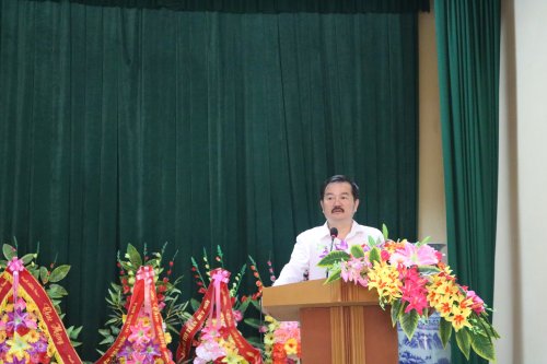 đồng chí GS.TS Nguyễn Đức Tiến - Phụ trách phòng Kế hoạch Tổng hợp Bệnh viện Hữu nghị Việt Đức phát biểu tại buổi làm việc.JPG