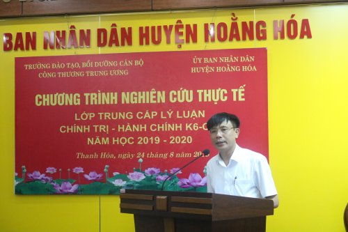 2. Đồng chí Lê Văn Phúc - Huyện ủy viên - Phó Chủ tịch UBND huyện đã chia sẻ với đoàn về tình hình kinh tế - xã hội_ quốc phòng an ninh_ công tác xây dựng Đảng thời gian vừa qua trên địa bàn.JPG