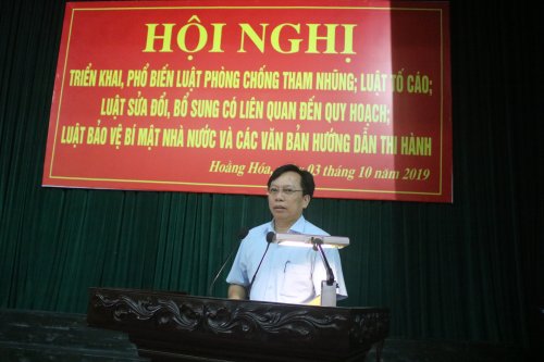 3. Đồng chí Hoàng Văn Truyền – Phó Giám đốc Sở tư pháp tỉnh Thanh Hóa truyền đạt nội dung tập huấn.JPG