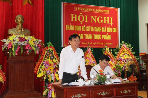 Ảnh 4. Đồng chí Lê Văn Phúc - Phó chủ tịch uBND huyện tiếp thu các thành viên Ban ATTP tỉnh .JPG