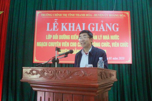3. Đồng chí Nguyễn Đình Tới - Trưởng BTG - GĐ Trung tâm BDCT huyện phát biểu tại buổi lễ.jpg