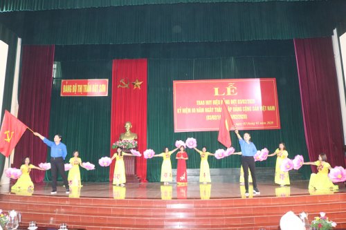 1 Văn nghệ chào mừng.JPG