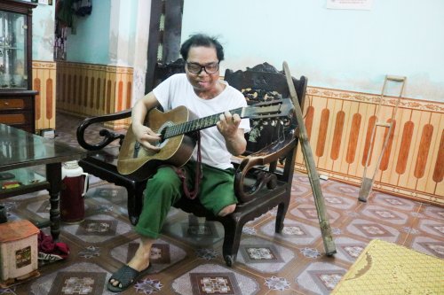 Anh Nguyễn Ngọc Tường - Người đàn ông khuyết tật nghị lực với niềm đam mê ca hát.jpg