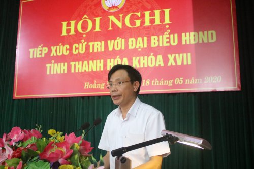3. Lê Văn Phúc – Phó Chủ tịch UBND huyện đã giải trình các ý kiến của cử tri.JPG