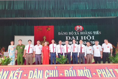 Ra mắt Ban chấp hành Đảng bộ xã Hoằng Tiến, nhiệm kỳ 2020 - 2025.jpg