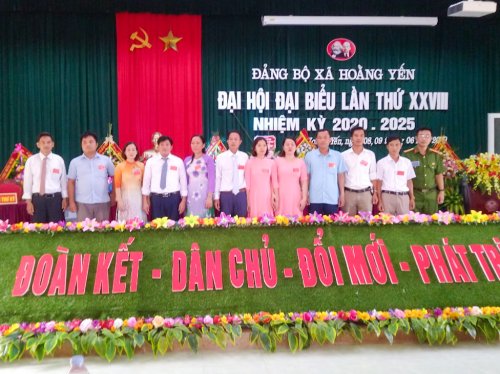 Ra mắt BCH Đảng bộ xã Hoằng Yến, nhiệm kỳ 2020 - 2025.jpg
