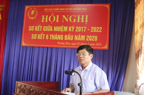 Đồng chí Nguyễn Văn Hùng - Chủ tịch Hội CCB huyện khai mạc và chủ trì hội nghị.JPG