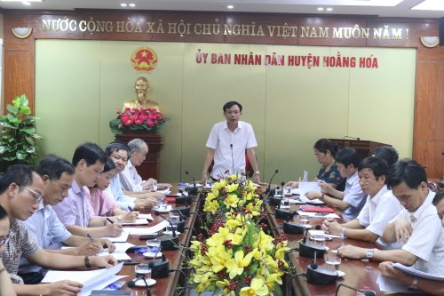 Đồng chí Lê Văn Phúc - Phó Chủ tịch UBND huyện kết luận hội nghị.JPG