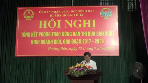 Ảnh 2. Đồng chí Lê Văn Phúc - Phó Chủ tịch UBND huyện khai mạc hội nghị .png