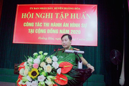 1. Đồng chí Nguyễn Văn Vượng – Phó Trưởng Công an huyện Hoằng Hoá khai mạc hội nghị.jpg