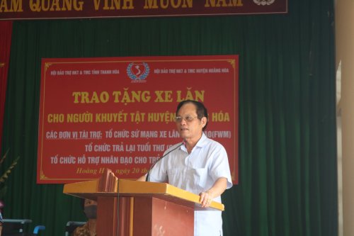 ông Lê Hồng Lương - Chủ tịch Hội Bảo trợ NTT - TMC tỉnh Thanh Hoá phát biểu tại buổi lễ.JPG
