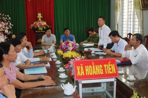 4. đc Trần Hữu Lâm- BT Đảng ủy xã Hoằng Tiến được bầu là tổ trưởng.JPG
