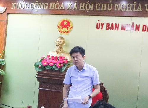 đồng chí Lê Hồng Quang - Thường vụ huyện ủy – Phó chủ tịch thường trực UBND huyện phát biểu kết luận hội nghị.jpg
