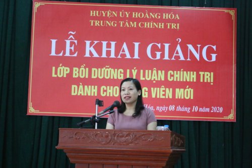 đồng chí Trịnh Thị Quế - TVHU - Trưởng ban dân vận - Chủ tịch UBMTTQ huyện phát biểu chỉ đạo.jpg
