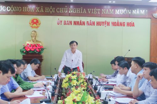 3. Đồng chí Lê Văn Phúc - TVHU - Phó Chủ tịch UBND huyện kết luận hội nghị.jpg