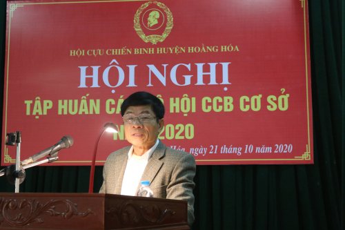 Ảnh 2. Đồng chí Nguyễn Văn Hùng - Chủ tịch Hội CCB huyện khai mạc lớp tập huấn.JPG