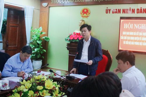 4. Đồng chí Lê Hồng Quang - TVHU - Phó chủ tịch TT UBND huyện kết luận hội nghị.jpg