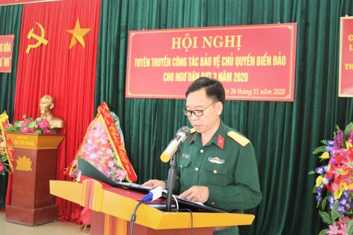 Ảnh 2. Trung tá Vũ Văn Thọ - Phó chỉ huy trưởng, tham mưu trưởng Ban chỉ huy quân sự huyện phát biểu tại buổi tuyên truyền.JPG
