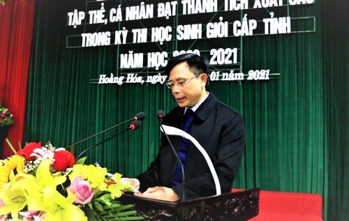 Ảnh 2. Đồng chí Lê Văn Phúc - TVHU, Phó Chủ tịch UBND huyện khai mạc.png