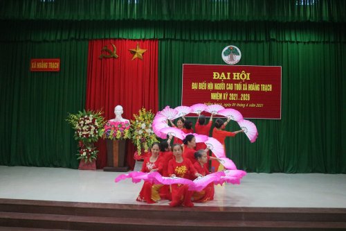 Văn nghệ tại đại hội.JPG