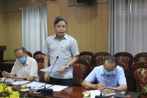 2. Đồng chí Lê Văn Lộc - Trưởng phòng LĐ-TBXH huyện báo cáo nhanh việc thực hiện Nghị quyết 68 của Chính phủ trên địa bàn huyện.jpg