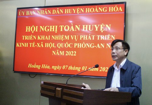 Đồng chí Lê Văn Phúc - TVHU - PCT UBND huyện gợi ý thảo luận.jpg