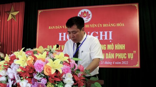 ẢNh 3, Đồng chí Trịnh Hữu Vui - Chủ tịch UBND xã Hoằng Thái công bố quyết định thành lập mô hình.png