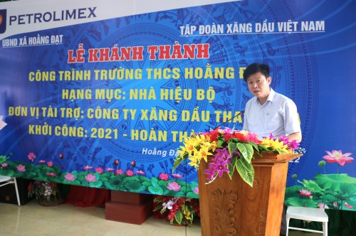 Ảnh 5. Đồng chí Lê Hồng Quang - Ủy viên Ban thường vụ Huyện ủy, Phó chủ tịch Thường trực UBND huyện phát biểu tại buổi lễ.JPG