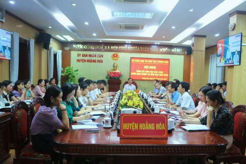 3. Các đại biểu tham dự hội nghị tại điểm cầu huyện Hoằng Hóa.jpg