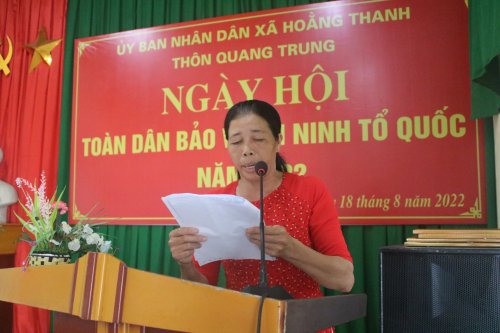 1. Bà Nguyễn Thị Hào - Trưởng thôn Quang Trung đọc diễn văn khai mạc ngày hội.jpg