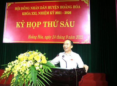 Ảnh 5. Phó Chủ tịch Thường trực HĐND tỉnh Lê Tiến Lam phát biểu tại kỳ họp..JPG