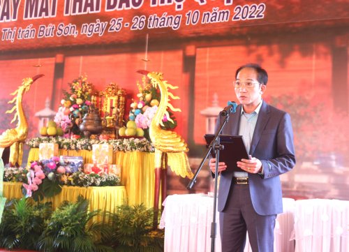 Ảnh 5 Đồng chí Lê Hồng Sơn - Chủ tịch UBND thị trấn Bút Sơn Khai mạc và đọc diễn văn tại buổi lễ.JPG