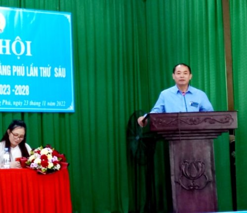 6. Đồng chí Nguyễn Minh Hùng- Chủ tịch LĐLĐ huyện phát  biểu chỉ đạo Đại hội.jpg