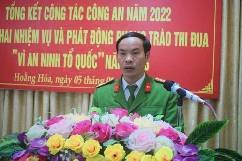 9. Đồng chí Thượng tá Lê Văn Phong - Trưởng Công an huyện Hoằng Hoá phát động phong trào thi đua năm 2023 và bế mạc hội nghị..jpg
