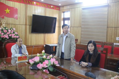 7. Đồng chí Lê Xuân Thu - TUV - Bí thư Huyện ủy - Chủ tịch HĐND huyện đã báo cáo nhanh kết quả của huyện thực hiện trên các lĩnh vực năm 2022.jpg