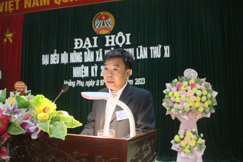 2. Đ.c Lê Văn Lợi - CT Hội nông dân huyện phát biểu chỉ đạo đại hội.jpg