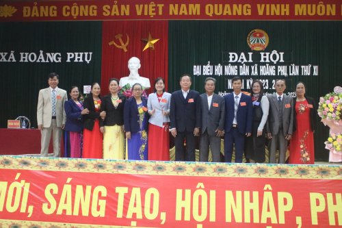 6. BCH Hội nông dân xã Hoằng Phụ và đại biểu đi dự Đại hội Hội nông dân huyện ra mắt.jpg