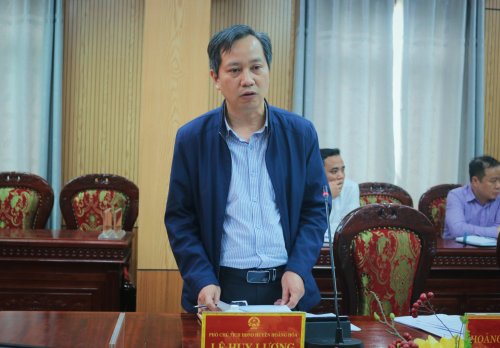 2. Đồng chí Lê Huy Lượng - TVHU, Phó Chủ tịch TT HĐND huyện ....jpg
