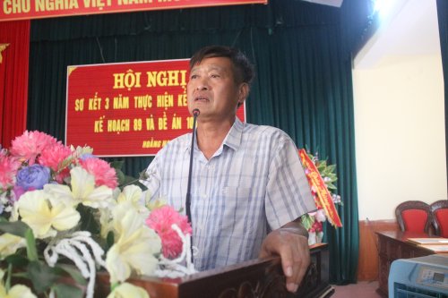 2. Đồng chí Bùi Đình Tân - Bí thư Đảng ủy xã Hoằng Ngọc phát biểu tại hội nghị.JPG
