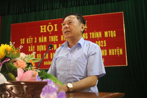 2. Đồng chí Lê Bá Quyết - Phó Phòng nông nghiệp huyện phát biểu tại hội nghị.JPG