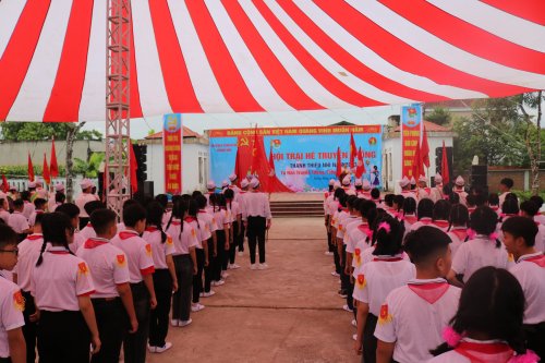 1. quang cảnh tại khai mạc trại hè Hoằng Đồng .JPG