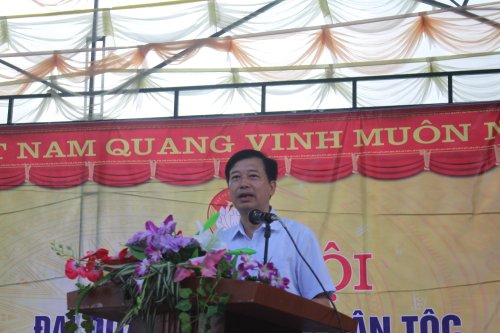Đồng chí Lê Xuân Thu - TUV - Bí thư Huyện ủy phát biểu tại ngày hội.JPG